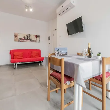 Realkasa Fiera District Flat Апартаменты *